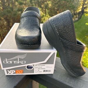 Dansko XP 2.0 Black Floral Clogs